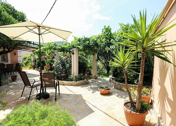 Garden House Kastellani-4bd&garden Near Corfutown Εξοχικό σπίτι *