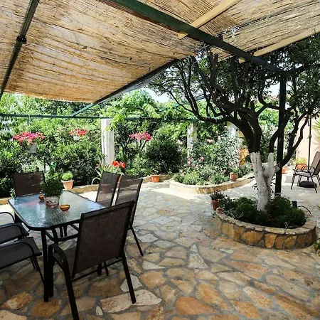 Garden House Kastellani-4bd&garden Near Corfutown * Kastellanoi (Parelioi, Corfu)