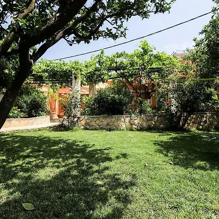 Летний дом Garden House Kastellani,15' Min Drive From Corfu Town Kastellanoi (Parelioi, Corfu)