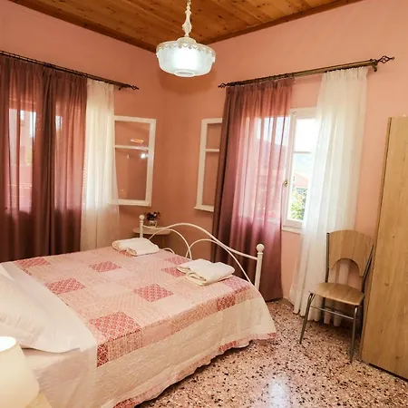 Garden House Kastellani-4bd&garden Near Corfutown * Kastellanoi (Parelioi, Corfu)