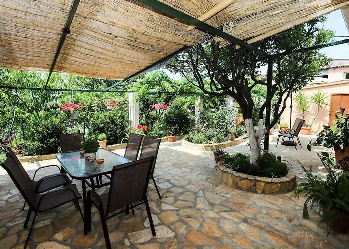Garden House Kastellani-4bd&garden Near Corfutown * Kastellanoi (Parelioi, Corfu)